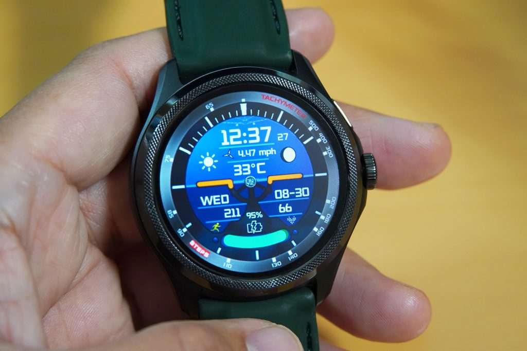 最強のスマートウォッチ「Tic Watch Pro 5」レビュー | 写真家 吉村和